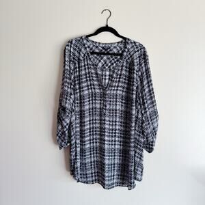 Torrid Black + White Harper Printed Roll Tab Blouse - 5X